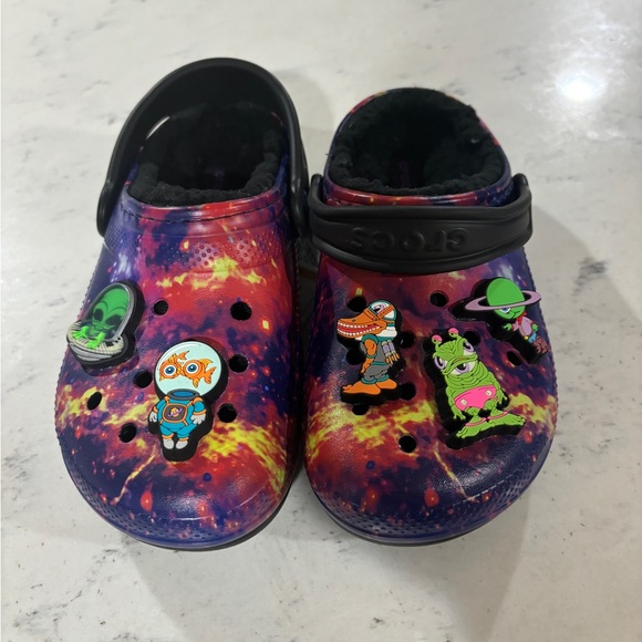 Crocs x Ron English WHIN Lined Clogs - AREA 54 Aliens Universe Little Kids Size - Picture 2 of 14